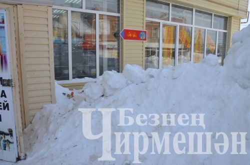 Чирмешәндә кайбер сәүдә үзәкләре территориясен кар күмеп киткән