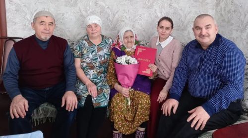 Авылдашлар: Тәгъзимә әби белән Магифәруз әбигә 90 яшь тулды