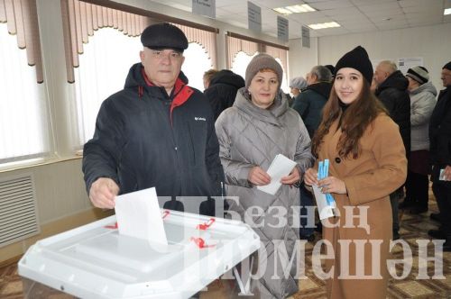 Чирмешәндә яшәүче Гыйльфановлар сайлауга беренче көнне үк килделәр