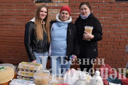 1 нче һәм 2 нче Чирмешән мәктәпләре махсус хәрби операциядә катнашучыларга ярдәм итү өчен игелек ярминкәсе оештырды