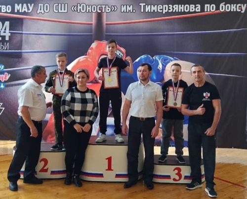 Иске Элмәледән Матвей Кузнецов Бөгелмәдә иң яхшы боксчы дип танылган