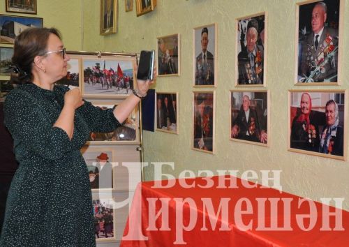 Чирмешәннең мемориаль үзәгендә ачылган күргәзмәдә “Безнең Чирмешән” газетасы архивыннан 50дән күбрәк фоторәсем урын алды
