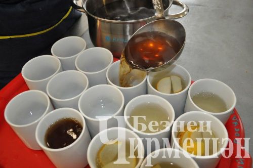 Югары Кәминкә мәктәбе укучылары пылау, макарон ярата