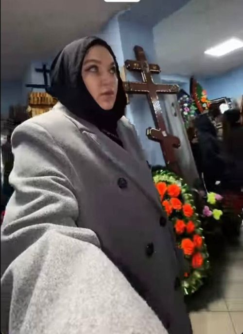 “Ут-хатын” подписчиклары белән мәеткә маникюр ясаган