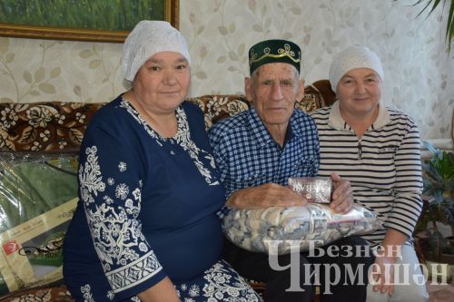 Якты Таудан 90 яшен тутырган Исмәгыйль Хәсәншин яшьли әнисез калган