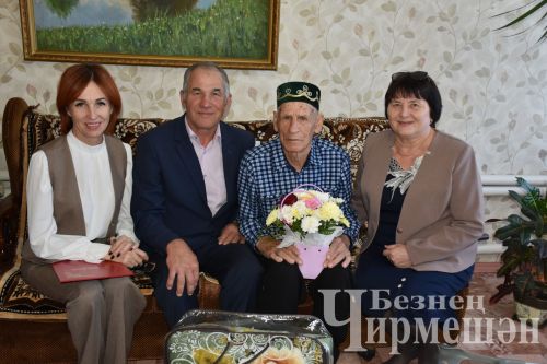 Якты Таудан 90 яшен тутырган Исмәгыйль Хәсәншин яшьли әнисез калган