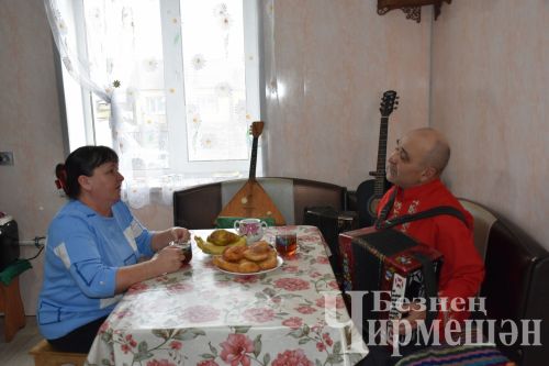 Яңа Элмәледән Николай Уламасов  алты яшендә гармунда уйный башлый