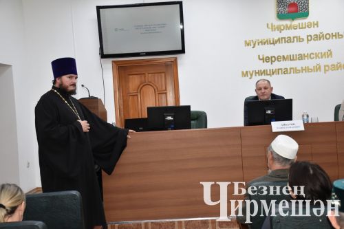 “Ядкәр” шәҗәрәләр порталын ясаучылар Чирмешән районы халкы белән очрашты