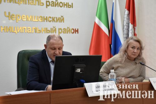 “Ядкәр” шәҗәрәләр порталын ясаучылар Чирмешән районы халкы белән очрашты