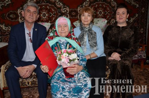 Югары Чегодайдан Зәрига Дәүләтшина 42 ел бер отпускасыз эшләгән