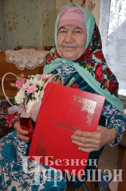 Югары Чегодайдан Зәрига Дәүләтшина 42 ел бер отпускасыз эшләгән