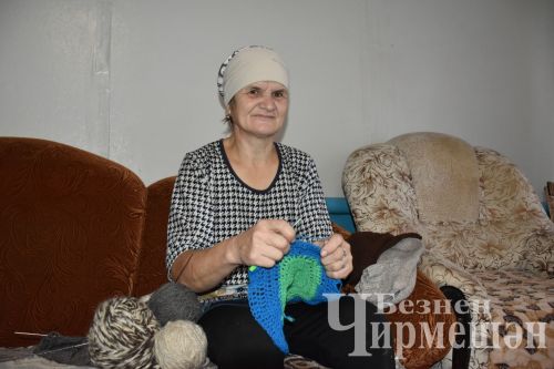 Туймәттән Саниянең кул җылысы салынган оекбашларны киючеләр күп