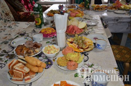 Бәркәтәдән Назифә әби яшьлегендә 200 метр тирәнлектәге шахталарда эшләгән