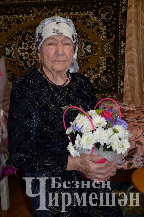 Бәркәтәдән Назифә әби яшьлегендә 200 метр тирәнлектәге шахталарда эшләгән