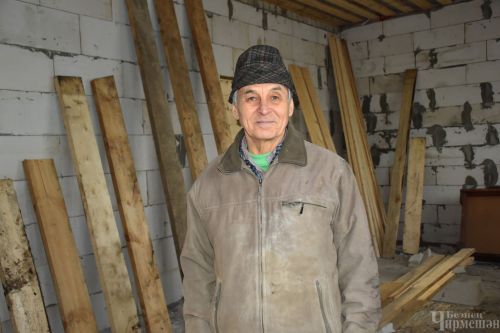 Керкәле авылының Ногманов урамында Ногмановлар йорт төзи