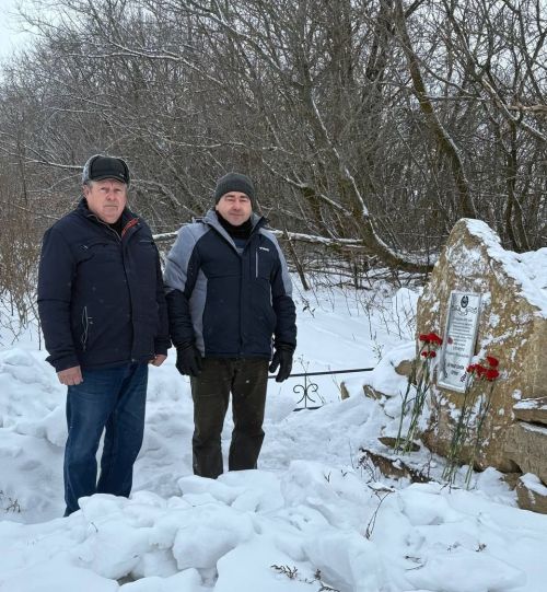 Чирмешәндә кораллы җинаятьчене тоткарлаганда һәлак булган батыр милиционерны искә алдылар
