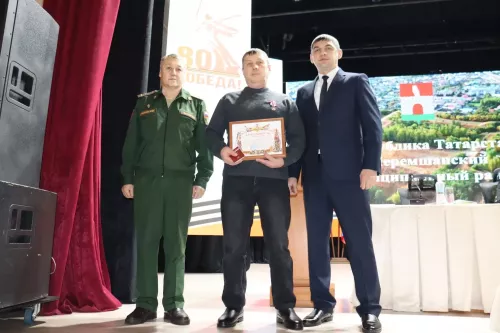 Чирмешән волонтерларын бүләкләделәр