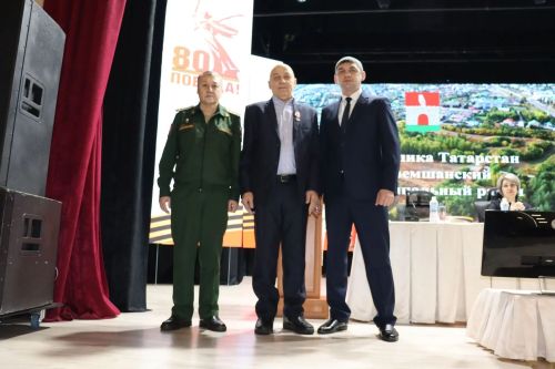 Чирмешән волонтерларын бүләкләделәр