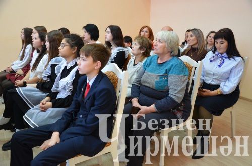 Тугыз яшь чирмешәнлегә Россия паспортлары тапшырдылар