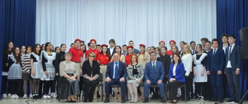Чирмешән лицеенда узган парламент дәресенә район башлыгы килде