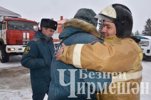 Чирмешәндә янгын сүндерү часте начальнигын шлангтан су сибеп коендырдылар