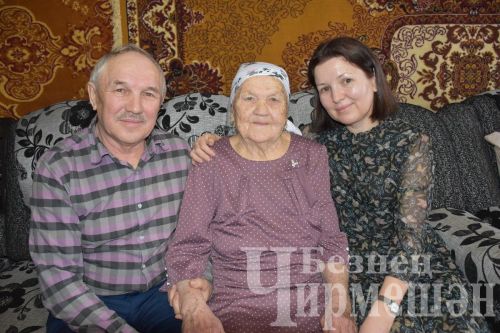 Әккәрәйдән 90 яшьлек Нина Трофимова автомат кер юу машинасын да “тыңлата”