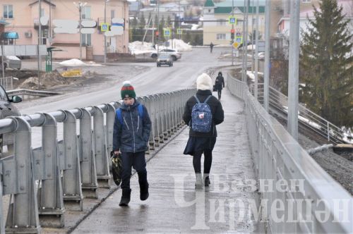 Чирмешәндә “Язгы каникул” чорында балаларны машинада йөртүгә игътибарны арттыралар