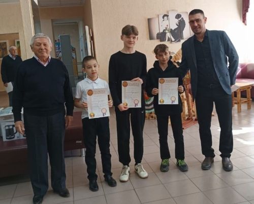 Чирмешәннән Гатиннар гаиләсе шахмат буенча республика ярышларында катнашачак
