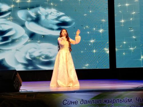 Чирмешәннең гүзәл затлары өчен Казан артистлары да җырлады