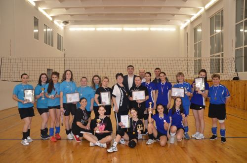 Чирмешәндә волейбол чемпионаты җиңүчеләре 30 мең сумлык бүләк алды