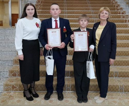 Яшь чирмешәнлеләрне ТР Дәүләт Советында бүләкләделәр