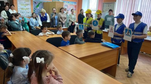 В Черемшане дошкольники запечатлели на бумаге правила дорожного движения