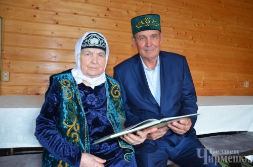 Кара Чишмәдән Сания Мәссарова өченче югары белемне, пенсиягә чыккач алган