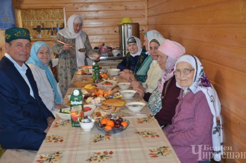 Кара Чишмәдән Сания Мәссарова өченче югары белемне, пенсиягә чыккач алган