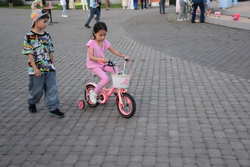 Чирмешән юлларында электросамокатларда йөрүче балалар күбәйде