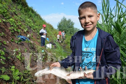 На конкурсе в Черемшане семья Захаровых выловила 102 рыбы