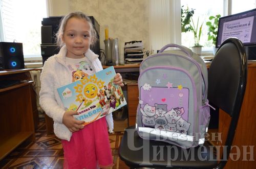 Чирмешән кызы Илүсәгә “Татмедиа” җәмгыяте бүләк җибәрде