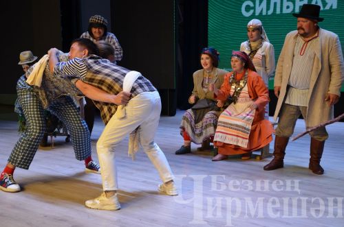 «Безнең ишегалды» фестивале чирмешәнлеләрне җыйды