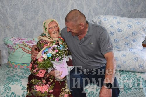 Башкортостанда туган, Шешминкада яшәүче Лидия Бароновага 90 яшь тулды