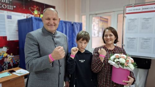 Чирмешән районы башлыгы туган авылы Бәркәтәдә тавыш бирде
