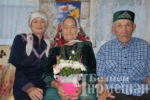 66 ел бергә: Бәркәтәдән ирле-хатынлы Мортазиннар – классташлар да, күршеләр дә