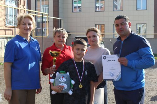 Чирмешәндә “Буыннар старты”нда әбиләрнең дә юлда йөрү кагыйдәләрен белүләрен сынадылар