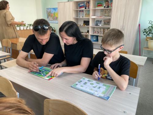 Чирмешәндә “Буыннар старты”нда әбиләрнең дә юлда йөрү кагыйдәләрен белүләрен сынадылар