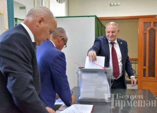 Чирмешәндә депутатлар район башлыгын сайладылар