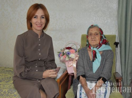 Чирмешәндә яшәүче Анна Гласнова 90 яшен билгеләде