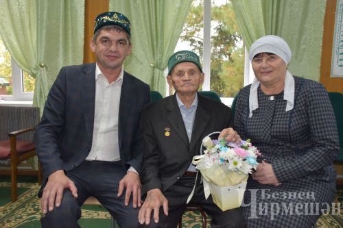 Түбән Чегодайның алдынгы кобайнчысы Гариф Ибраһимовка – 95 яшь