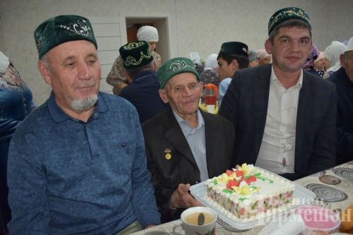 Түбән Чегодайның алдынгы кобайнчысы Гариф Ибраһимовка – 95 яшь