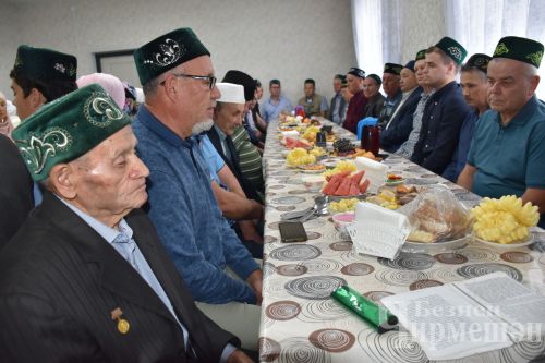 Түбән Чегодайның алдынгы кобайнчысы Гариф Ибраһимовка – 95 яшь