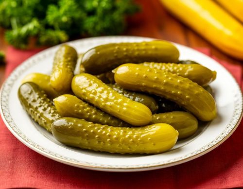 Кибет кыярында ул бөтенләй юк...
