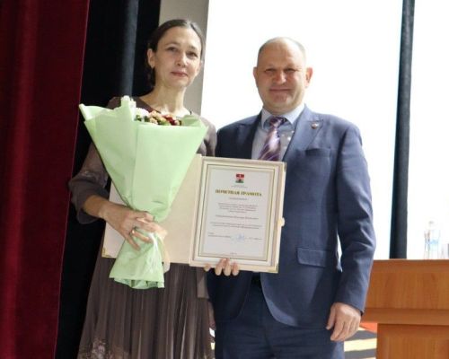 “Безнең Чирмешән” газетасы баш мөхәррире урынбасарын бүләкләделәр